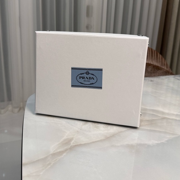 Prada Box, Prada Elastic Band - Picture 4 of 11